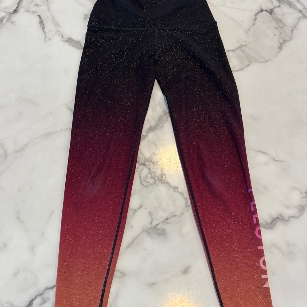 Peloton Leggings in Black and Red Ombre